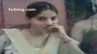 tamil sex mobi videos Kathali mulai pisainthu ookum