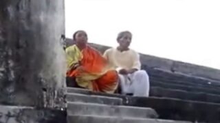xxx tamil sex videos Vibachaari old manku kai adithu vidum
