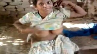 tamil porn videos xxx Village wife kuthiyil vinthu irakum