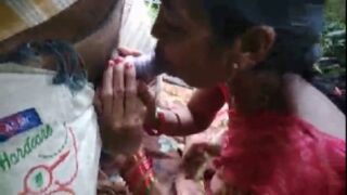 Gramathu vibachaariyai oomba vaithu ookum sex capture