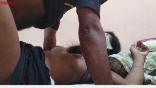 Veetu manaiviyai oomba vaithu oothu kanju edukum sex video