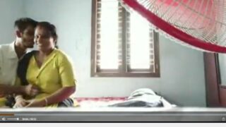 Madurai aunty mulai pisainthu ooka pant kayatum sex clips