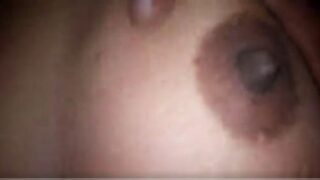 Aunty kuthiyil ool seithu pundai kanju edukum sex scene