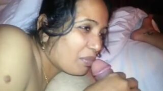 Big boobs desi aunty pool sappivitu kuthi thadavum sex clip