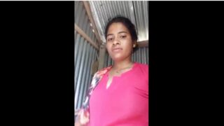 24 vayathu pen big boobs kaatum tamil sexy video