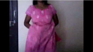 Madurai thirumana vayathu pen nude soothu mulai kaatum mms