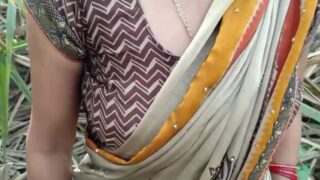 Karumpu Thotathil Relative Aunty Kuda Tamil village Outdoor Sex