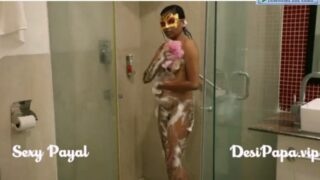 Pathumai nudedaga kulikum bathroom sex video tamil