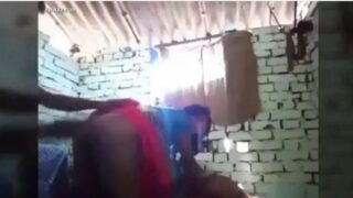 Salem tamil village wife niraiya nilaiyil ookum sex video