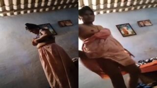 டிரஸ் சாங்கிங் ஆண்ட்டி’ஸ் ஹிடடேன் கேம் சாப்டுறே