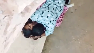 காதலியர் ஃஉஇக்க் மேட்டர் இன் எ பப்ளிக் பார்க்