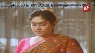 மெய்ட் கப்ரோமிஸிங் நிலை இன் தி படுக்கையறை