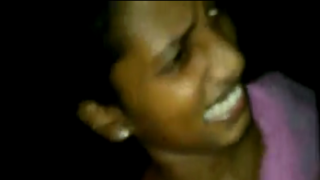 மிட்னயிட் பெண் ஷோவின் ஹேரி புண்டை