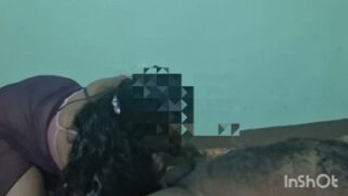 பொள்ளாச்சி ஆண்ட்டி அளிக்கிறாள் வாய்வழிப் புணர்ச்சியை…