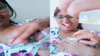 செக்ஸ்ய் ஆண்ட்டி தின் முலை மில்க் இன் தி ப்ளூ பிலிம்